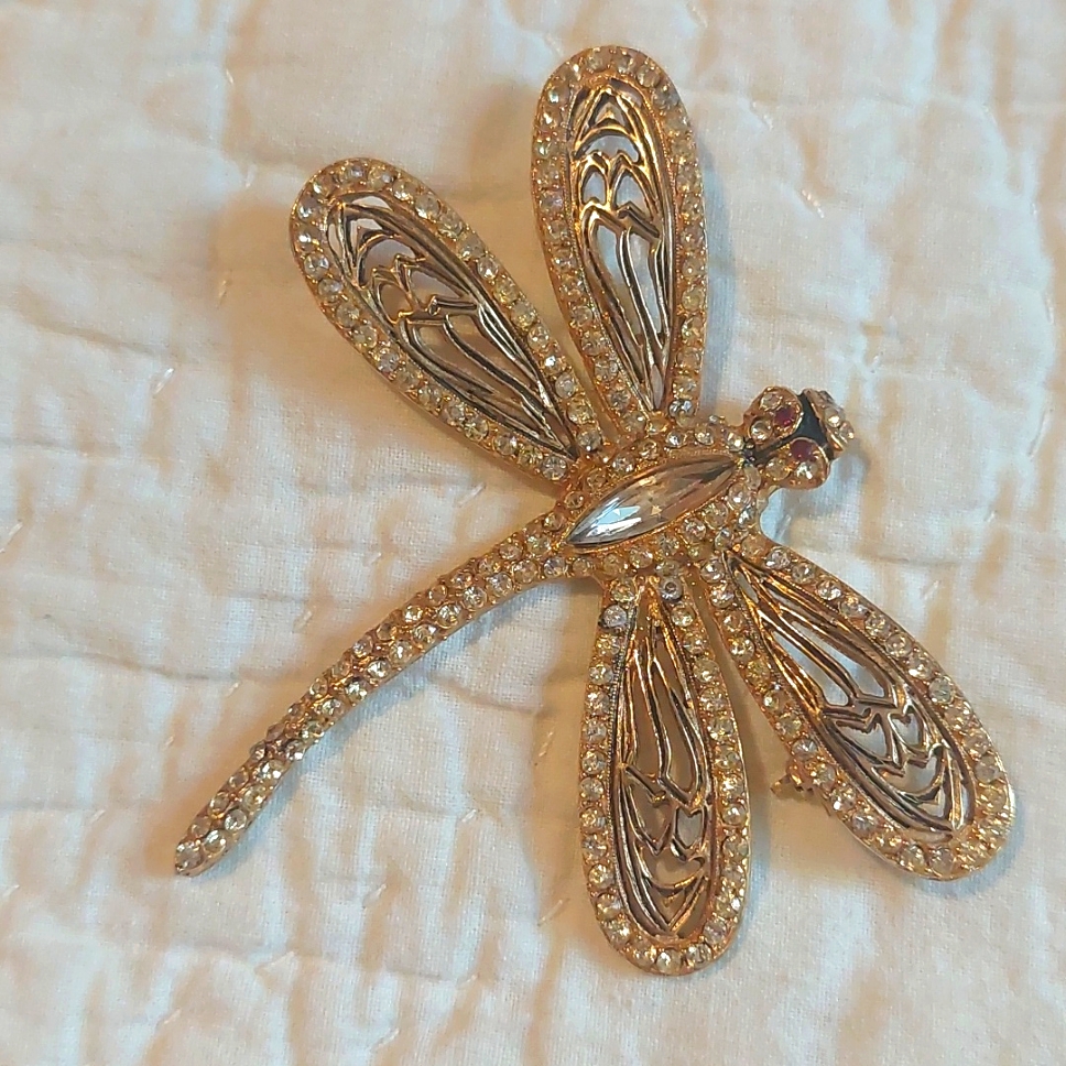 Vintage Vogue Dragonfly Brooch 110$